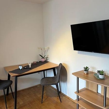 Einzimmerwohnung Im Gruenen/Innsbruck/2 Pax Bagian luar foto
